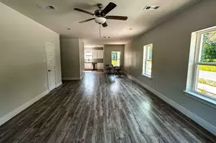 4435 Franklin St, Lancaster, TX 75134 - Photo 3