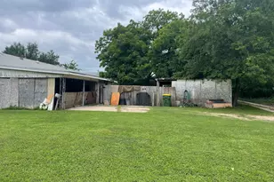 310 W Angeline St, Groesbeck, TX 76642 - Photo 3