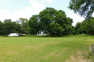 504 NE 7th St, Hubbard, TX 76648 - Photo 5