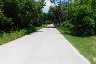 504 NE 7th St, Hubbard, TX 76648 - Photo 7