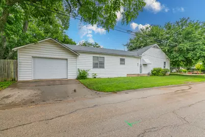 901 E Walnut Street, Hillsboro, TX 76645 - Photo 3