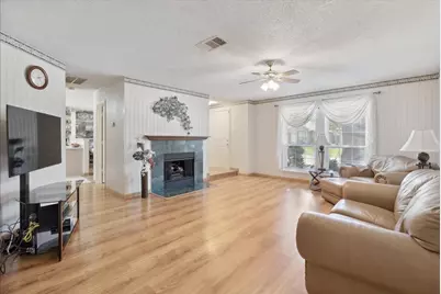 1721 Creekpoint Drive, Lewisville, TX 75067 - Photo 9