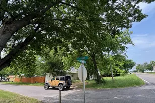 504 Sherman St, Tioga, TX 76271 - Photo 3