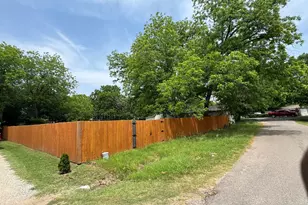 504 Sherman St, Tioga, TX 76271 - Photo 1