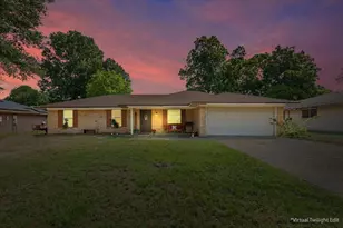 1004 Fairway Ln, Mexia, TX 76667 - Photo 1