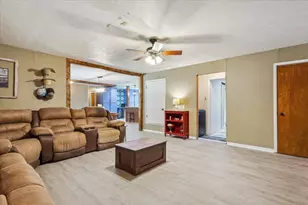 1004 Fairway Ln, Mexia, TX 76667 - Photo 7