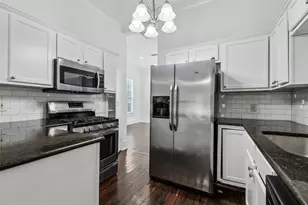 820 W 10th St, Dallas, TX 75208 - Photo 3