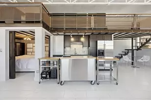 215 N Walton St, Dallas, TX 75226 - Photo 9