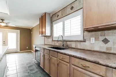 226 Miramar Drive, Arlington, TX 76002 - Photo 9