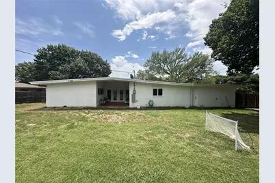 5736 Wedgmont Circle N, Fort Worth, TX 76133 - Photo 11