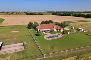 590 Co Rd 385, Valley View, TX 76272 - Photo 1