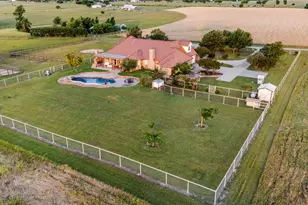 590 Co Rd 385, Valley View, TX 76272 - Photo 1