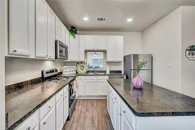 1703 St Louis Avenue, Fort Worth, TX 76110 - Photo 9