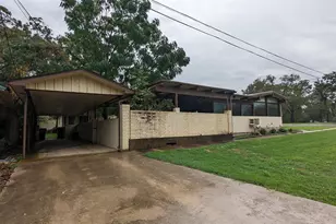 119 E College St, Fairfield, TX 75840 - Photo 1