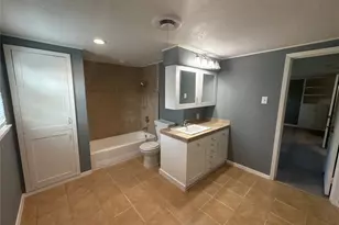 2401 N Alexander St, Sherman, TX 75092 - Photo 15