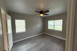 2401 N Alexander St, Sherman, TX 75092 - Photo 11