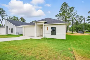 2738 W Washington St, Denison, TX 75020 - Photo 3