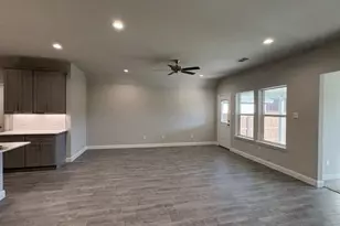 1149 Keystone Dr, Granbury, TX 76048 - Photo 7