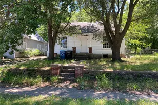 1110 S Houston Ave, Denison, TX 75021 - Photo 1