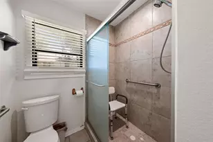 386 W Main St, Elm Mott, TX 76640 - Photo 13