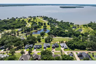 708 Clubview Drive, Mabank, TX 75143 - Photo 5