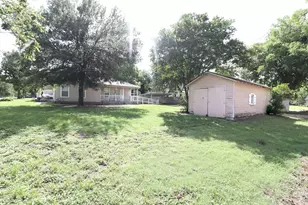 1065 W Pecan St, Stephenville, TX 76401 - Photo 3