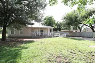 1065 W Pecan St, Stephenville, TX 76401 - Photo 9