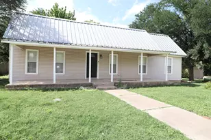 1065 W Pecan St, Stephenville, TX 76401 - Photo 1