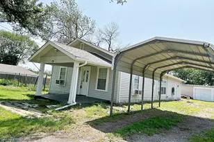 421 Jackson St, Krum, TX 76249 - Photo 3