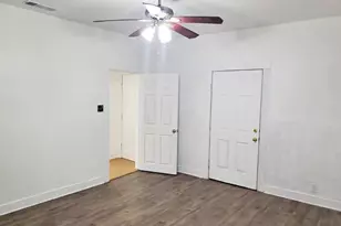 421 Jackson St, Krum, TX 76249 - Photo 11