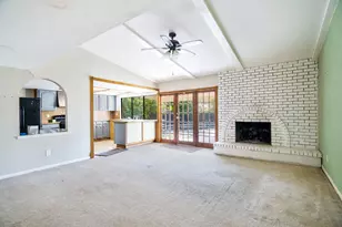 745 Oakland St, Grand Prairie, TX 75052 - Photo 3