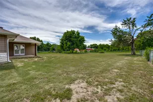 505 W Thomas St, Leonard, TX 75452 - Photo 21