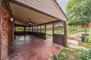 305 Warbler Dr, Bedford, TX 76021 - Photo 11