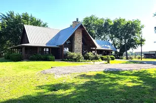 783 Co Rd 4420, Whitewright, TX 75491 - Photo 3