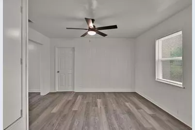 509 E Pine Street, West, TX 76691 - Photo 7