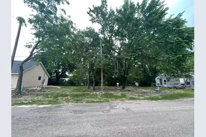 130 S Manson Street, Wolfe City, TX 75496 - Photo 11