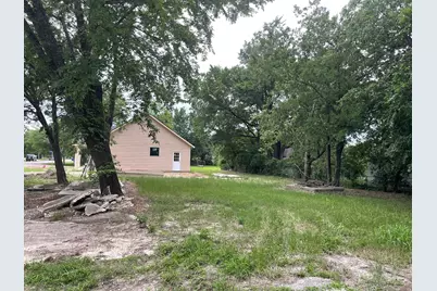 130 S Manson Street, Wolfe City, TX 75496 - Photo 5