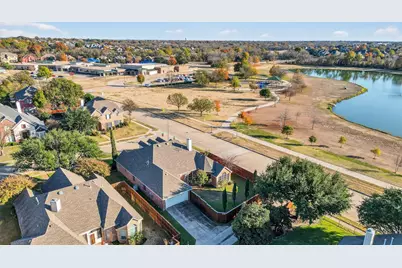 3901 Moonbeam Court, Plano, TX 75074 - Photo 5