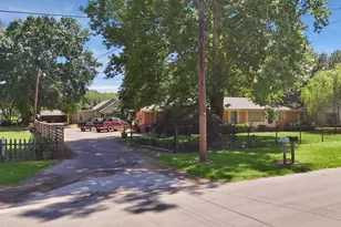 W Patterson St, Grand Saline, TX 75140 - Photo 3