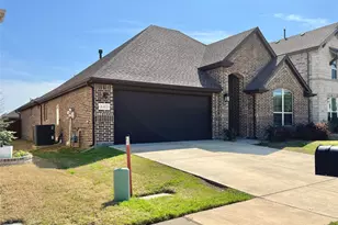 640 Bridgewater Rd, Fort Worth, TX 76131 - Photo 1