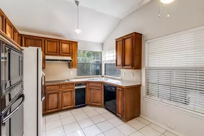 919 Liberty Court, Dallas, TX 75204 - Photo 13