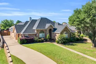 1607 W Westhill Dr, Cleburne, TX 76033 - Photo 3