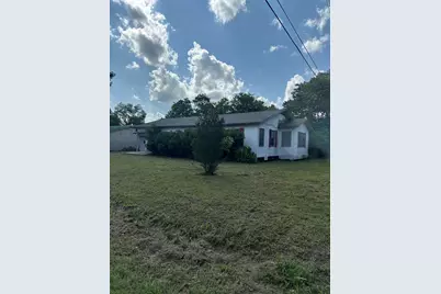 202 W Rowena Street, Rosebud, TX 76570 - Photo 1