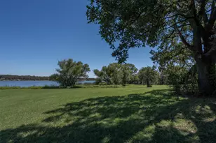 1701 W Lake Shore Dr, Alvarado, TX 76009 - Photo 37