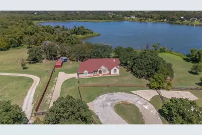 1701 W Lake Shore Drive, Alvarado, TX 76009 - Photo 1