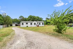 5901 Vinery Ln, Joshua, TX 76058 - Photo 3