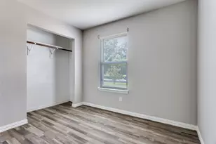 206 Royal St, Cleburne, TX 76031 - Photo 9