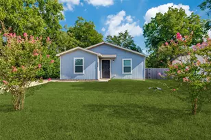 206 Royal St, Cleburne, TX 76031 - Photo 1