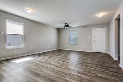 206 Royal Street, Cleburne, TX 76031 - Photo 5