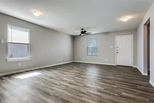 206 Royal St, Cleburne, TX 76031 - Photo 5